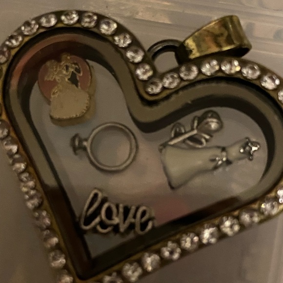 Accessories - Wedding locket